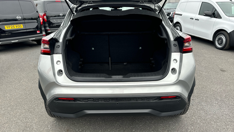 Nissan Juke 1.0 DiG-T N-Connecta 5dr Petrol Hatchback